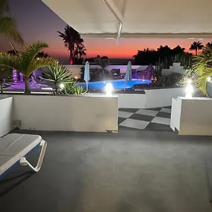 https://paraiso-villas.in-canary-islands.com